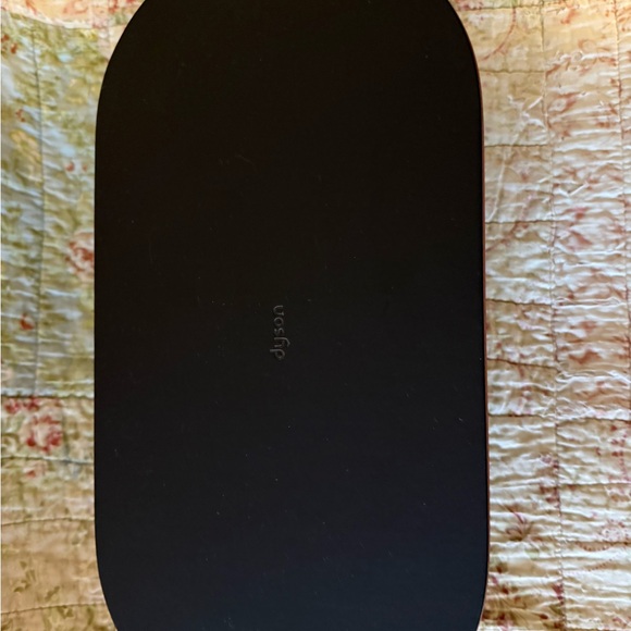 Dyson Black and Pink Hair Styling Case - Picture 2 of 6